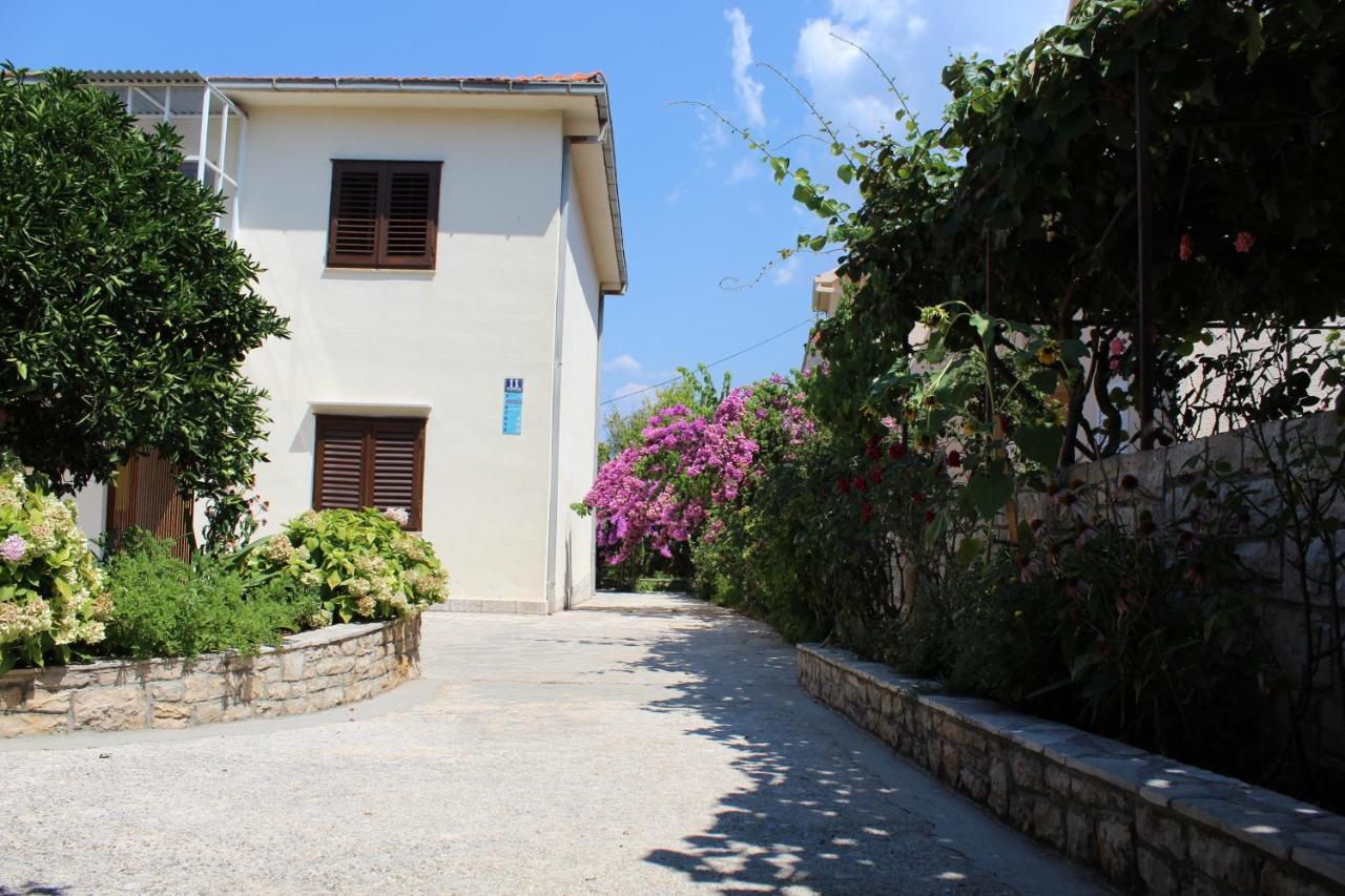 Apartment Antica Supetar Exterior photo