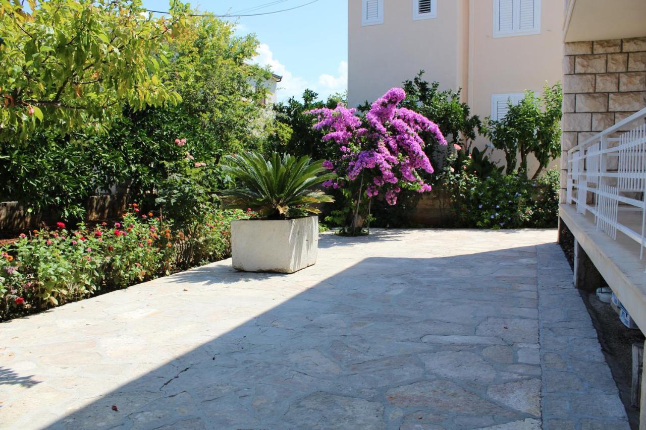 Apartment Antica Supetar Exterior photo